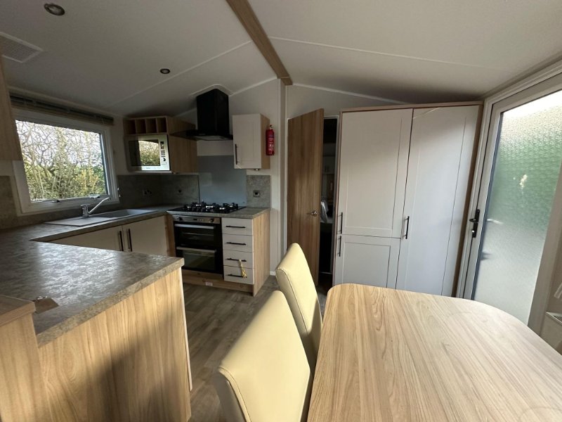 Used 2024 Willerby Manor 38x12 for sale in Chapel Hill, Lincolnshire